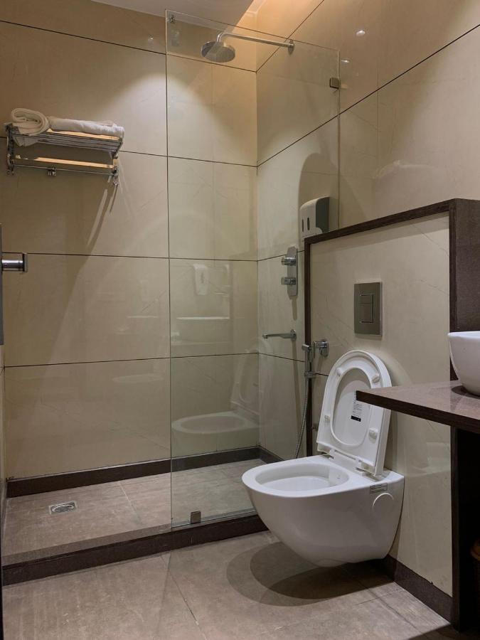 Hotel Alpine Plaza Shāhpur Exterior foto